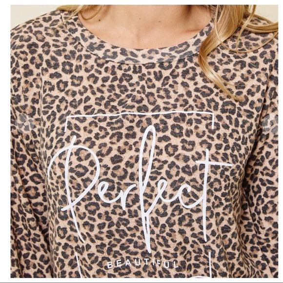 Fabulous Lounge Wear anytime Wear Long Sleeves Cheetah 2 Piece set - Picture 4 of 4